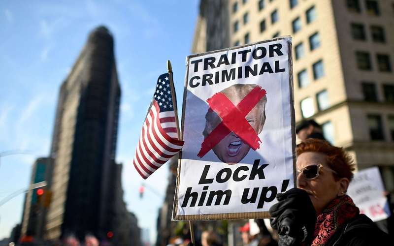 image for Trump met with 'lock him up' chants during Veterans Day Parade