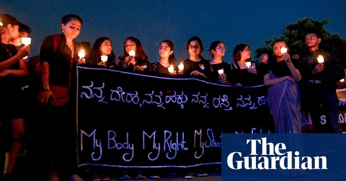 image for India rape victim dies after being set alight on her way to court