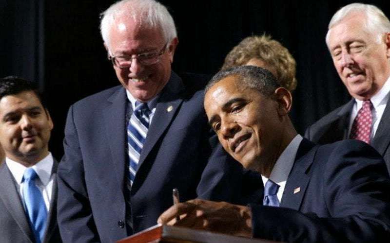 image for Obama Insider Confirms Former President Ready to Back Whoever Wins 2020 Nomination—Even Bernie Sanders
