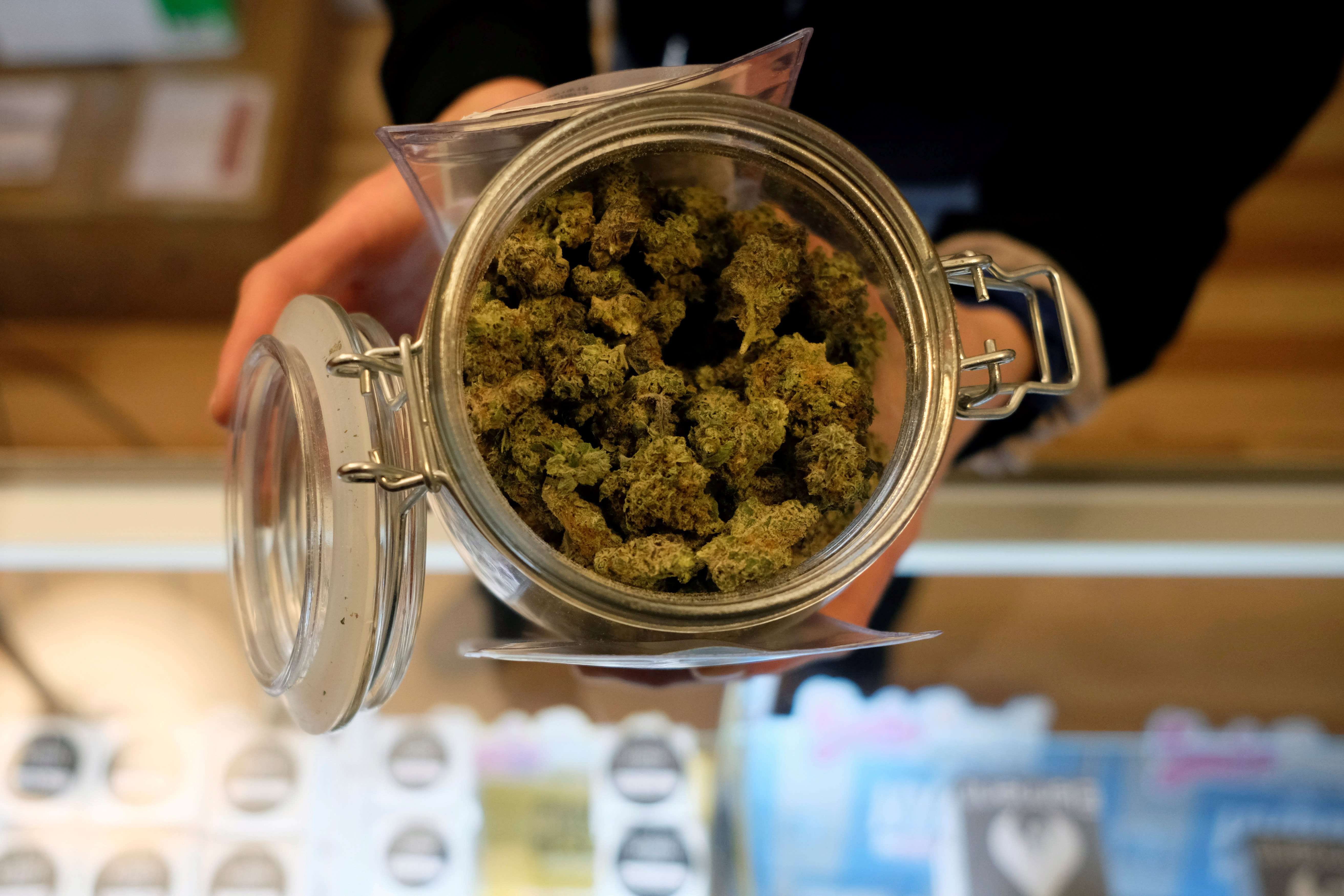 image for Illinois rings in New Year's Day with its first legal recreational marijuana sales