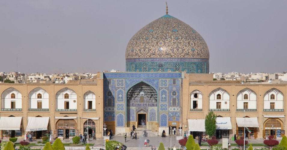 image for Iranians Flood Twitter With Photos of Favorite Cultural Sites as Trump Threatens Them With Destruction