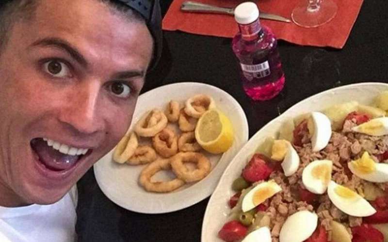 image for Cristiano Ronaldo's daily routine: five naps, eats six times...