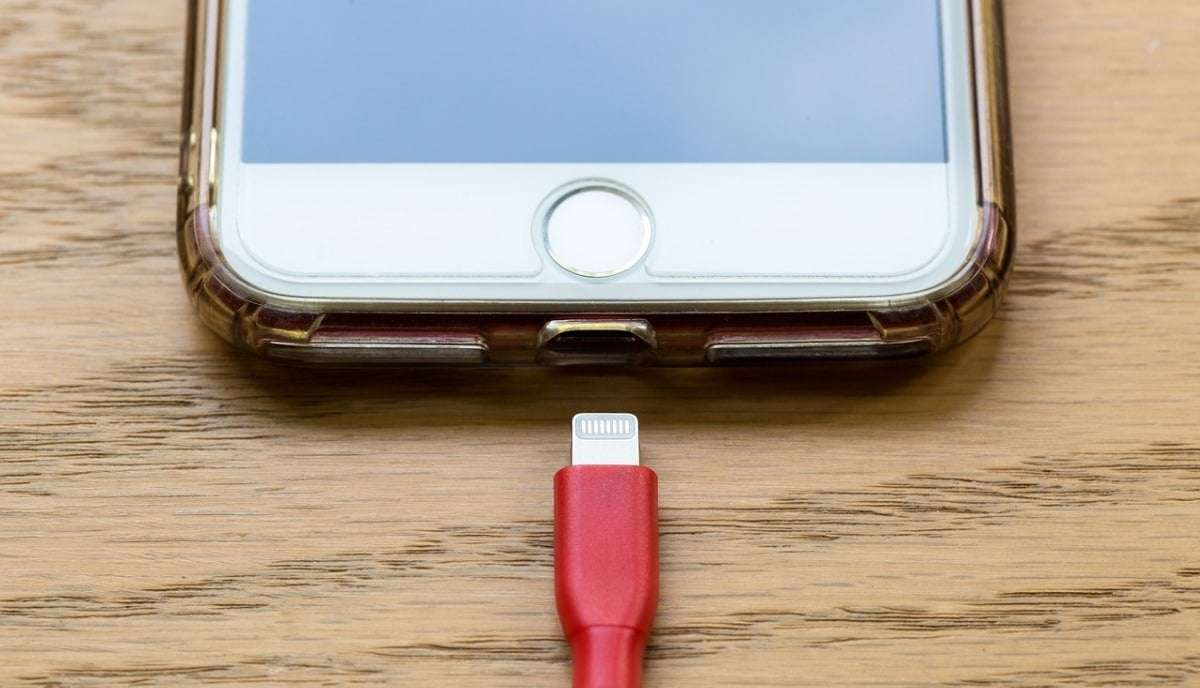 image for European Union Wants All Smartphones To Have A Standard Charging Port