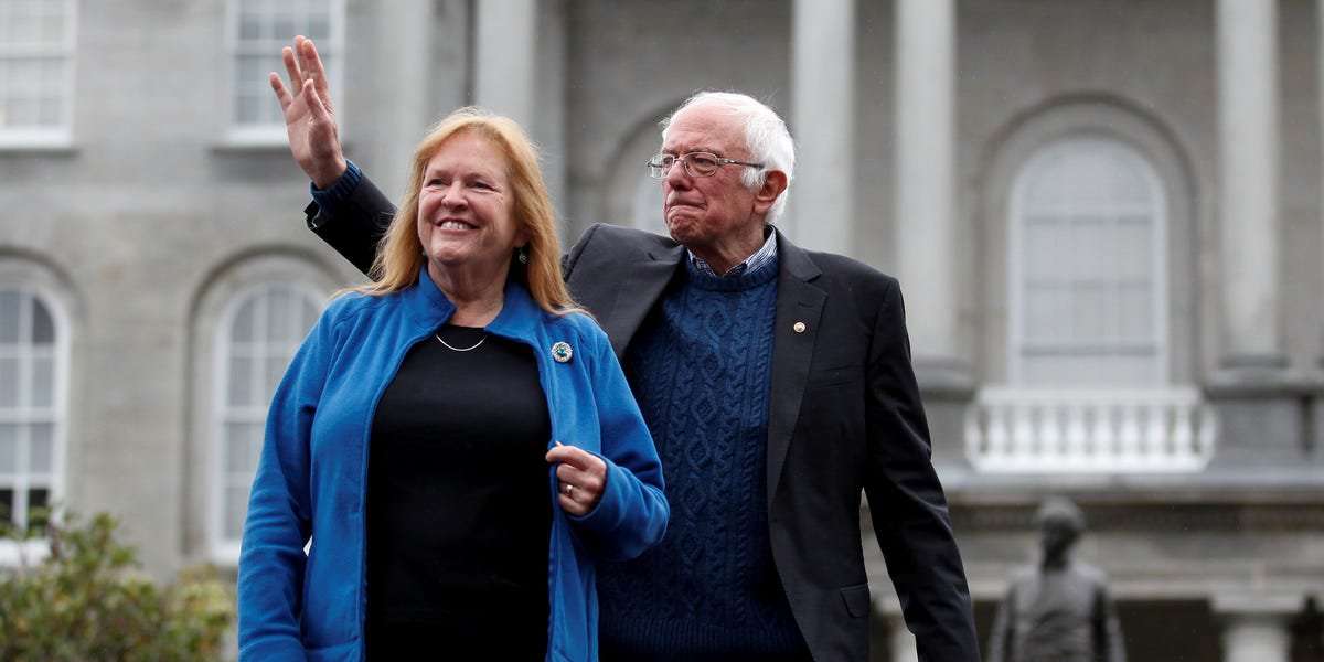 image for Bernie Sanders said ‚on a good day, my wife likes me‘ in response to Hillary Clinton’s statement that ’nobody likes him‘