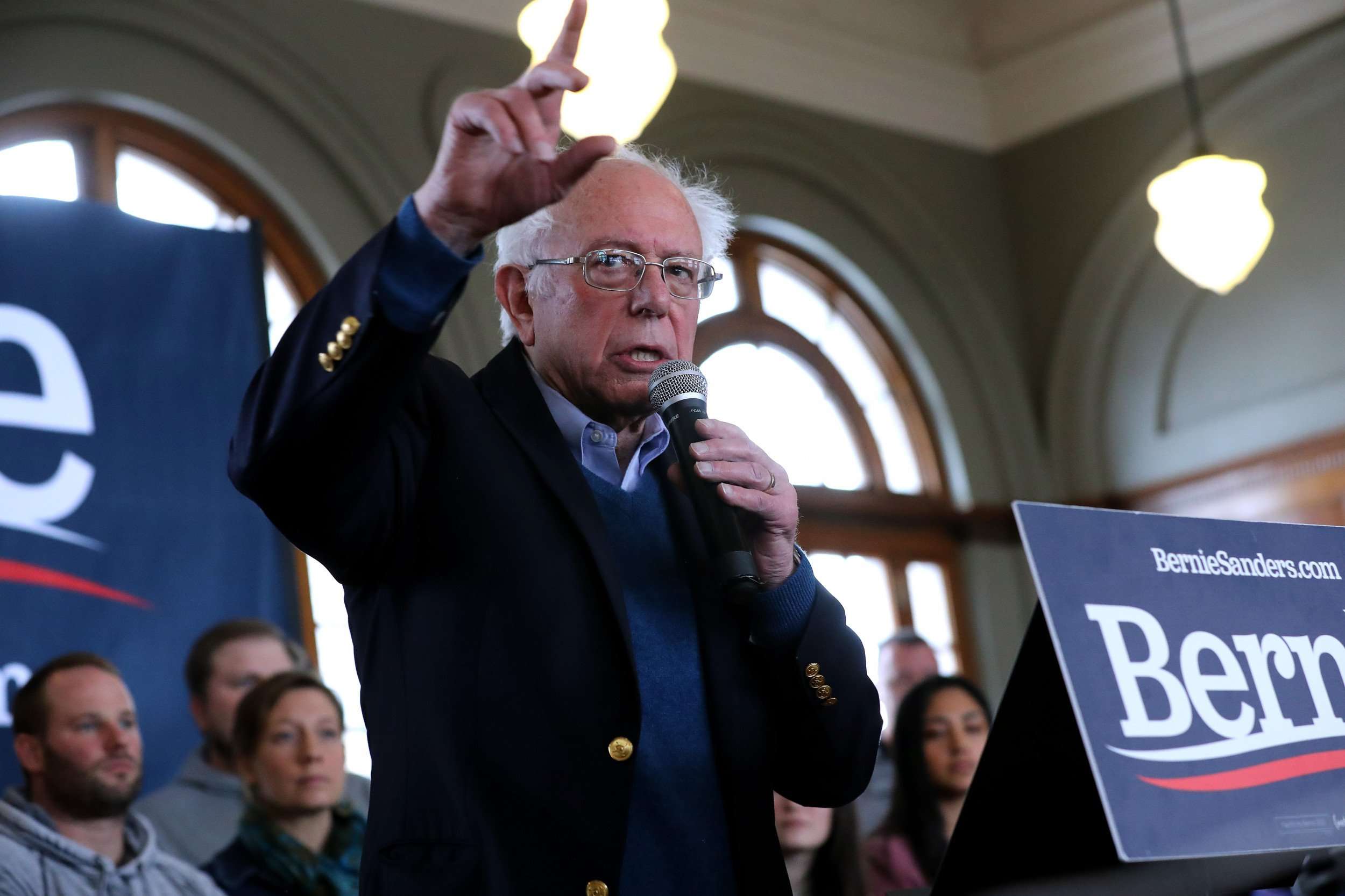 image for Bernie Sanders Vows to Reverse 'Every Single Thing' Trump Has Done on Immigration as He Surges to First in New Hampshire Poll