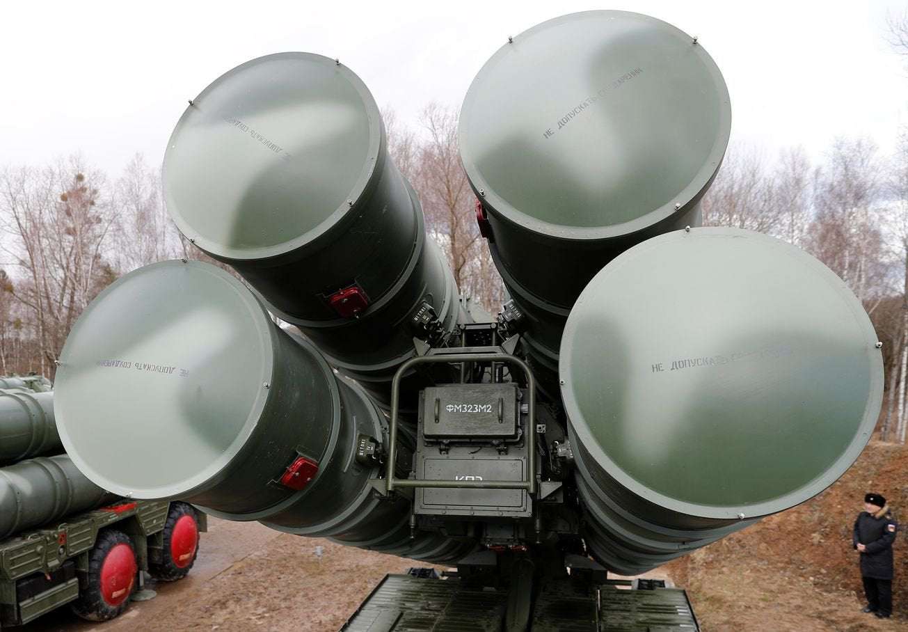 image for Why Is Russia Bringing the S-400 Air Defense System to Its Bases in the Arctic?