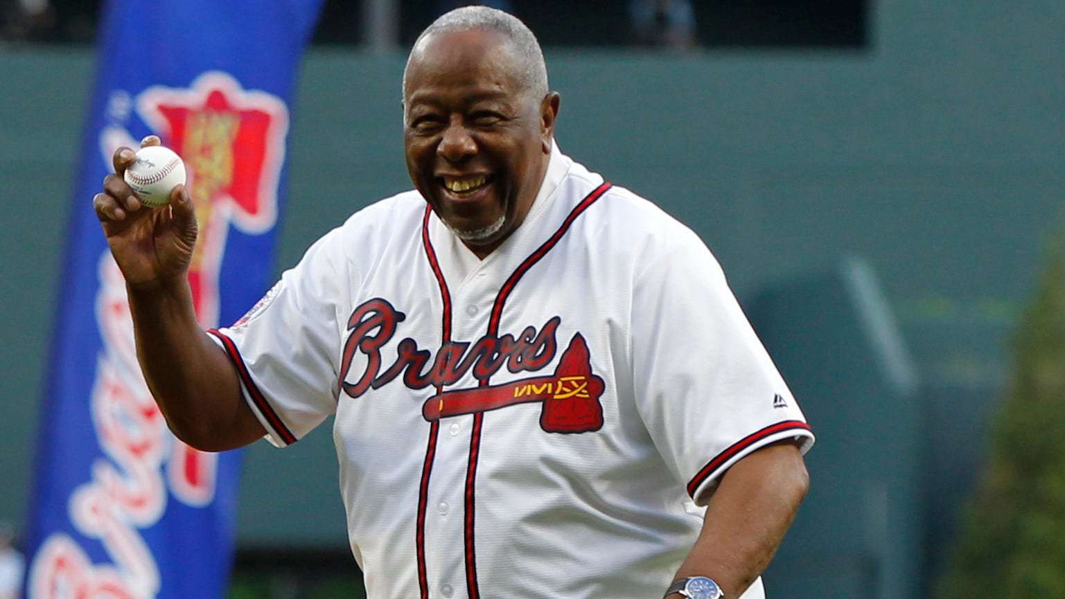 image for Hank Aaron says Astros who stole signs should be banned from baseball