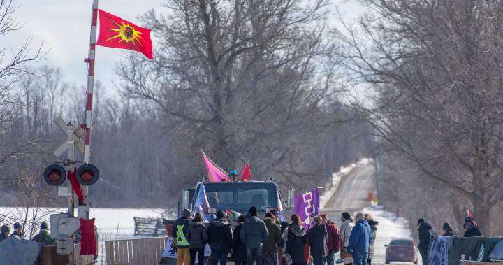 image for 61% of Canadians oppose Wet’suwet’en solidarity blockades, 75% back action to help Indigenous people: poll