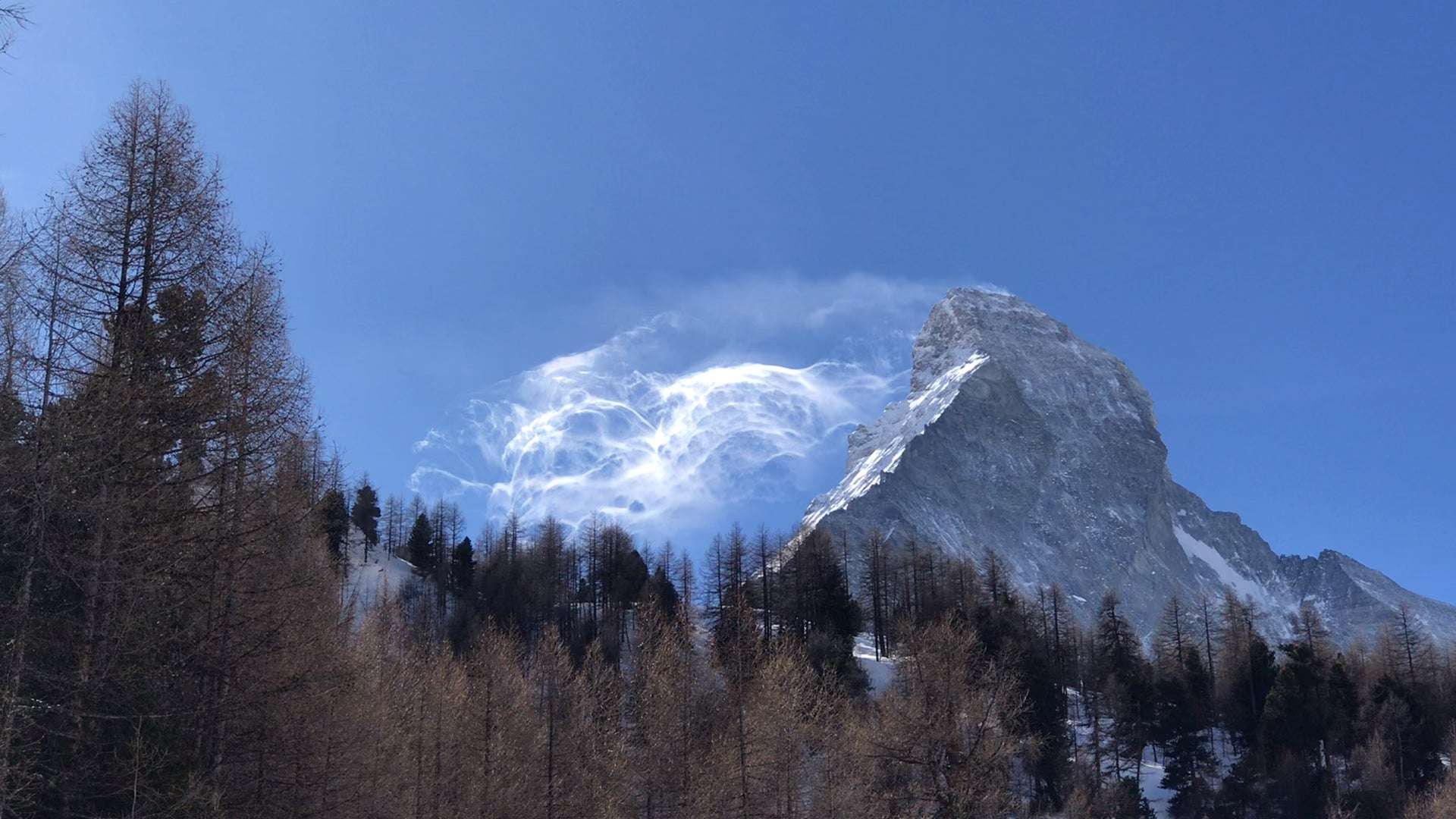 image for Snow blowing off the Matterhorn : woahdude