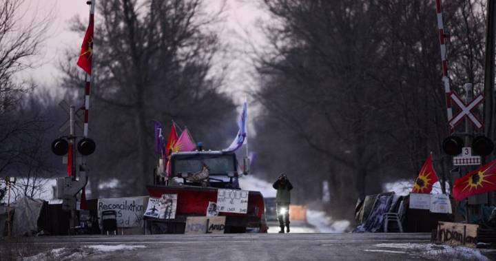 image for Ottawa still open to talks after arrests at Tyendinaga Mohawk rail blockades