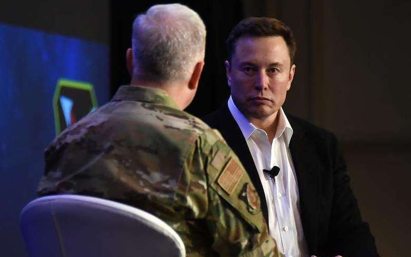 image for Elon Musk tells a room full of Air Force pilots: 'The fighter jet era has passed'