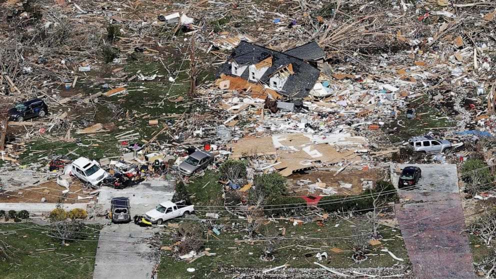 image for Tennessee hospital won't charge tornado victims medical fees