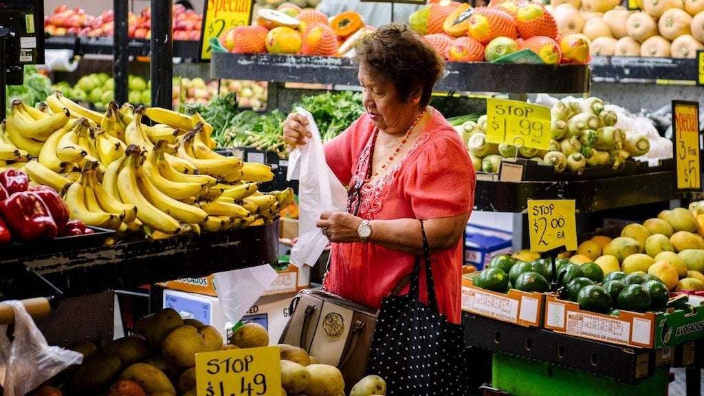 image for Coronavirus shopping: Woolworths to hold elderly and disabled-only shopping hour