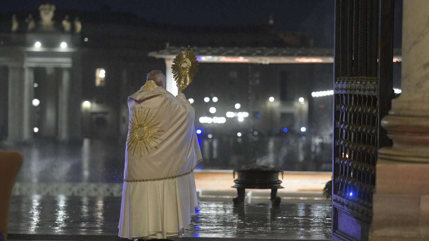 image for Pope’s special Urbi et Orbi blessing: ‘God turns everything to our good’