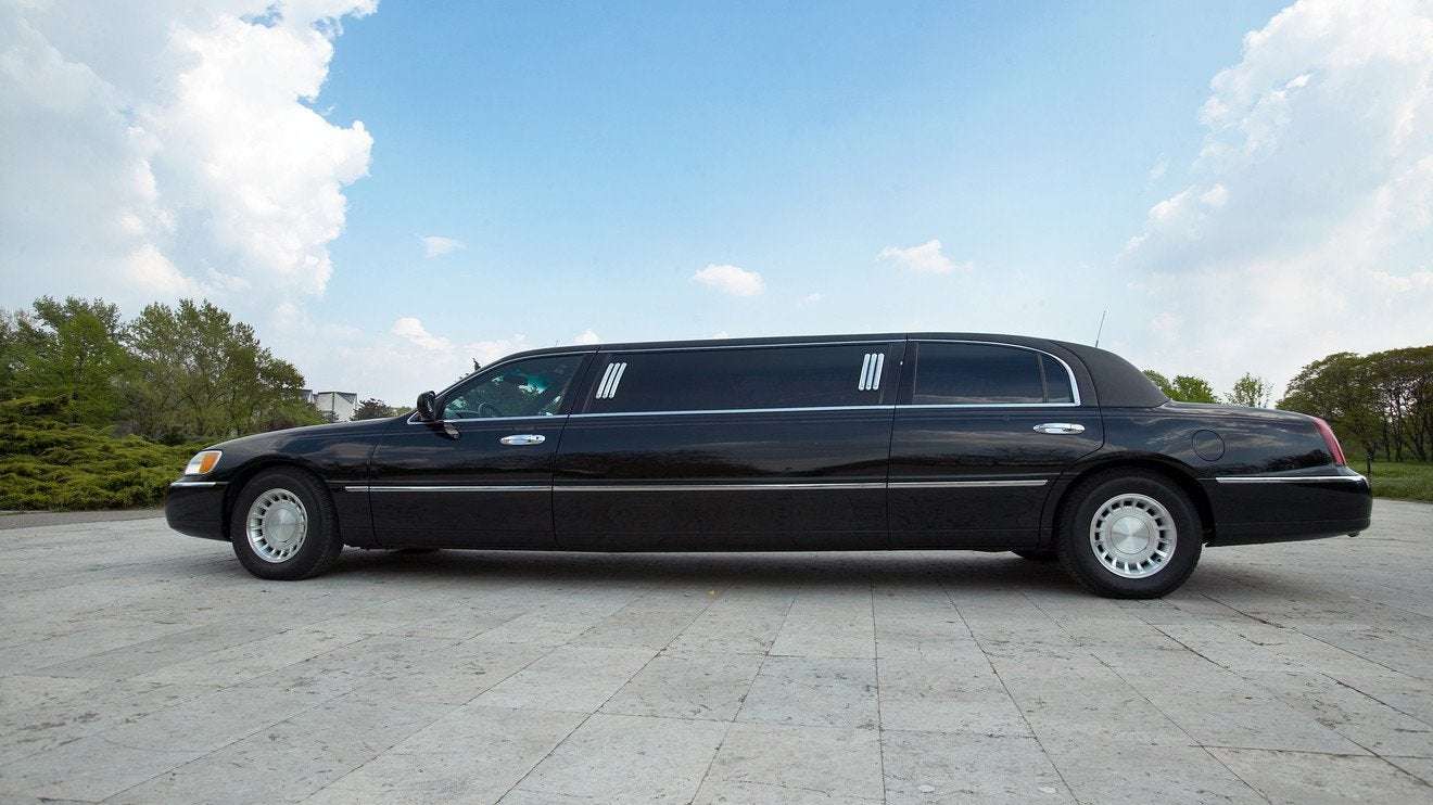 image for The ultrarich are paying limo drivers to deliver mail from Manhattan to their Hamptons houses