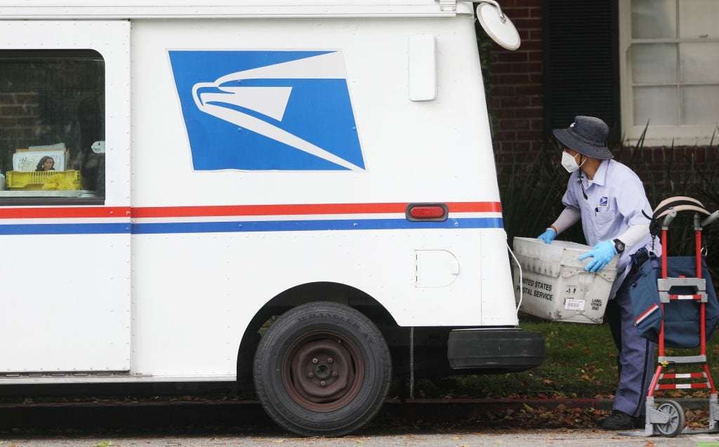 image for More Than 600,000 People Sign Petition Demanding Hazard Pay for U.S. Postal Service Employees