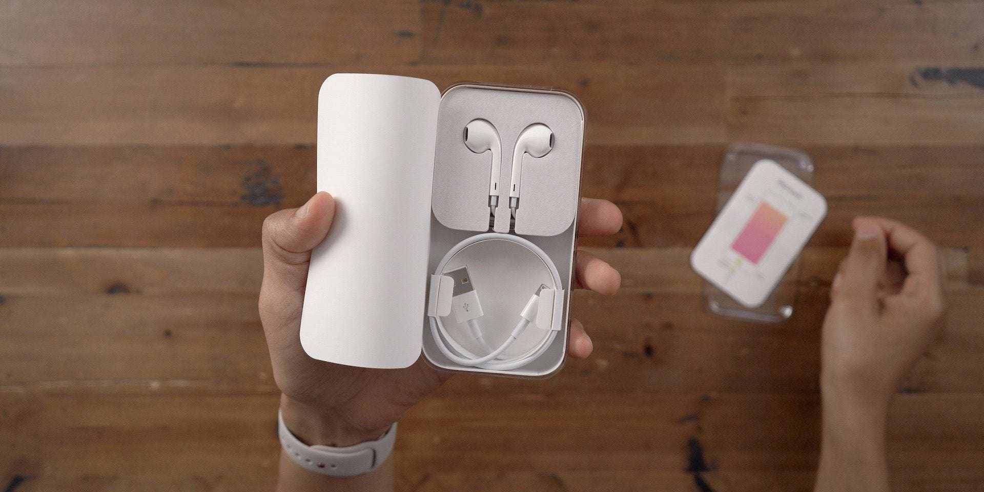 image for Kuo: Apple may not include EarPods headphones in iPhone 12 box to boost AirPods sales