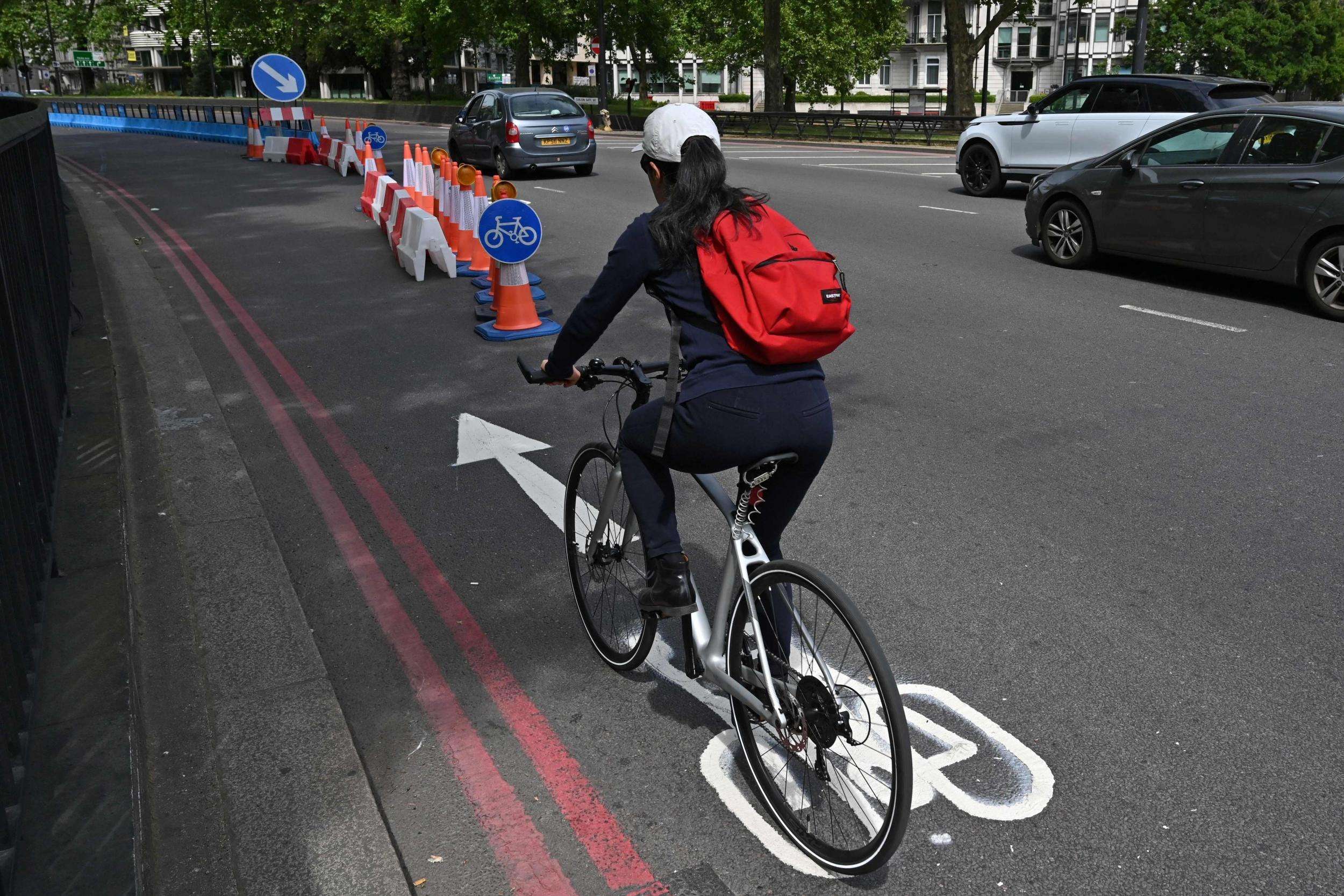 image for Cycling to work 'can cut risk of heart disease and cancer by a quarter'