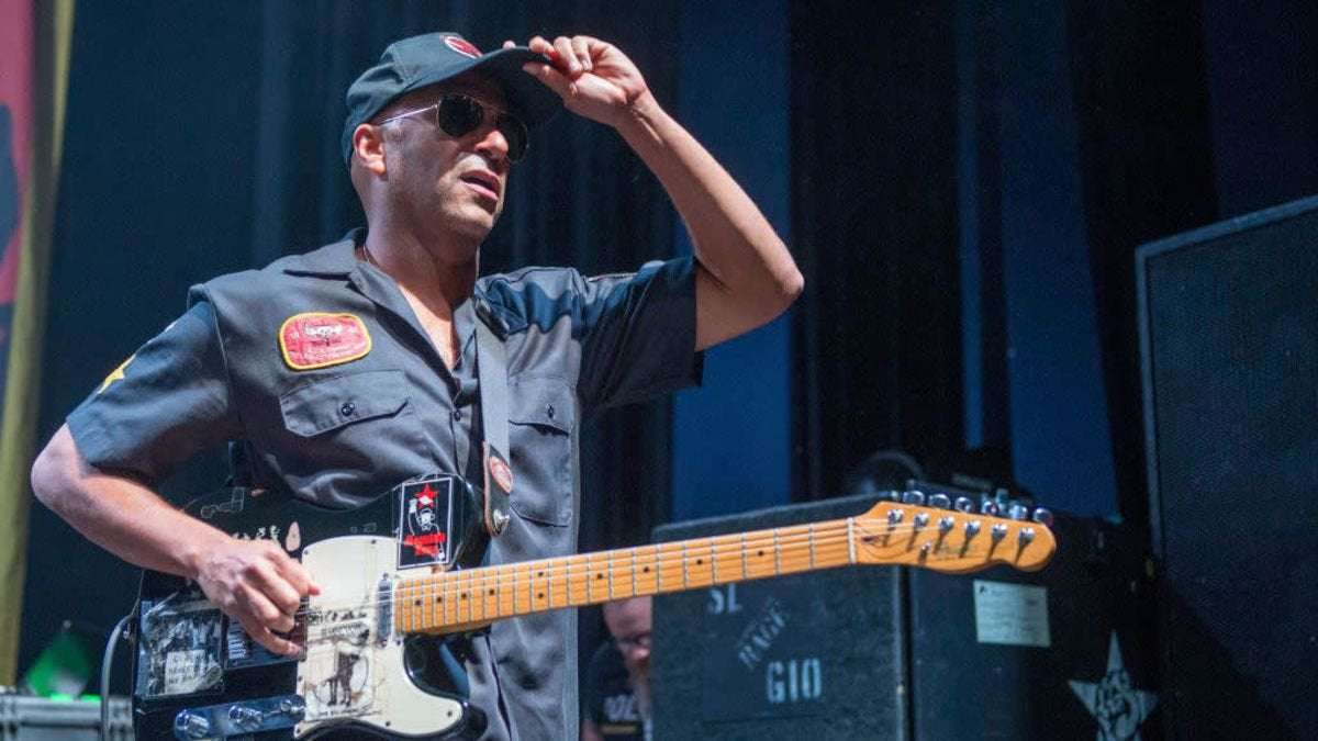 image for Twitter dunce accuses Tom Morello of getting too "political"
