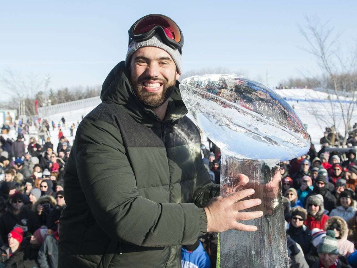 image for Canadian lineman Laurent Duvernay-Tardif opts out of NFL season to keep fighting COVID-19 on front lines