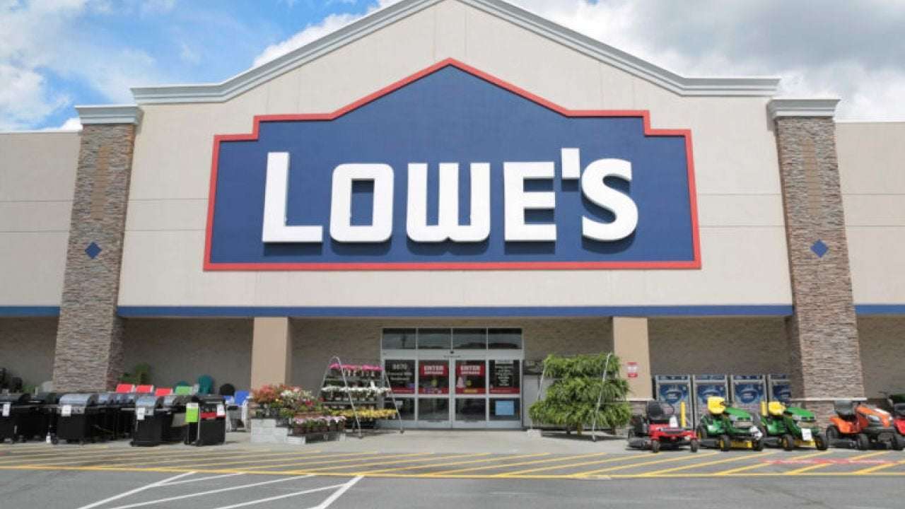 image for Lowe's shelling out $100M in coronavirus bonuses to hourly workers