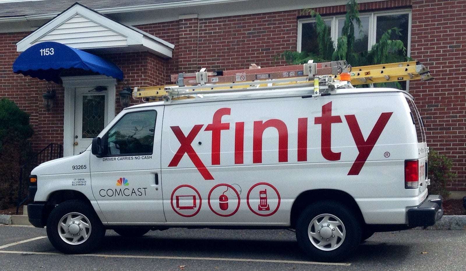 image for Another Reminder Cable TV Is Dying: Comcast Lost 477,000 Cable Subscribers Last Quarter