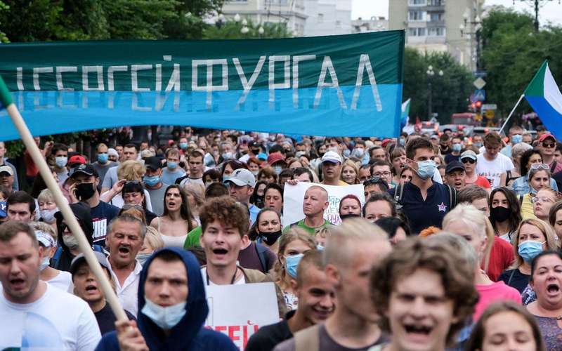 image for Anti-Putin protest in Russia’s far east attracts thousands for a fourth weekend