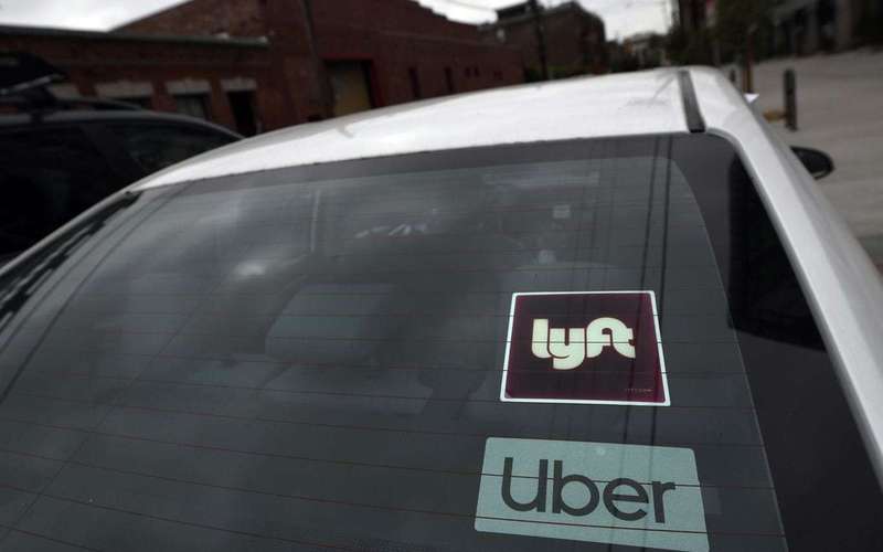image for California judge orders Uber, Lyft to reclassify drivers as employees