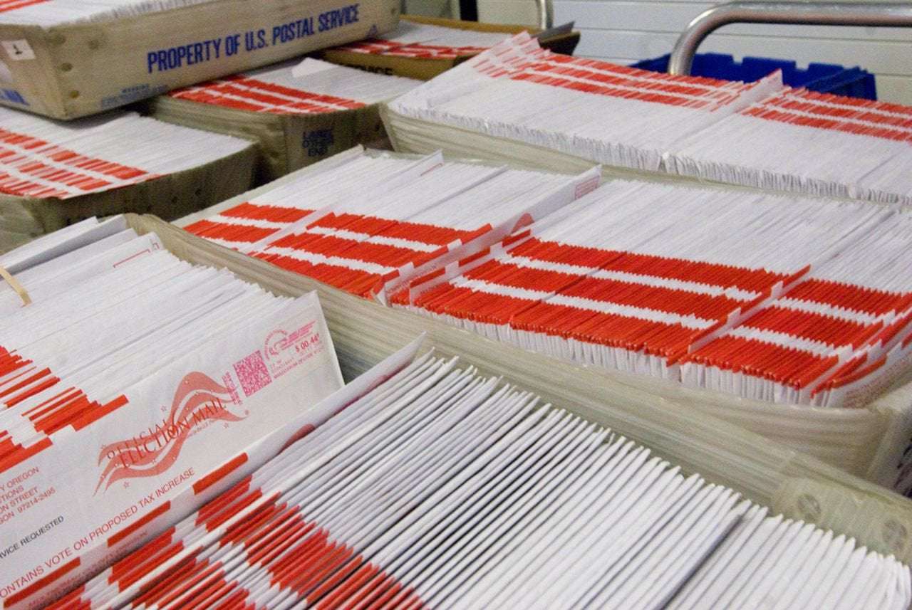 image for USPS removes mailboxes in Portland and Eugene, cites ‘declining mail volume’