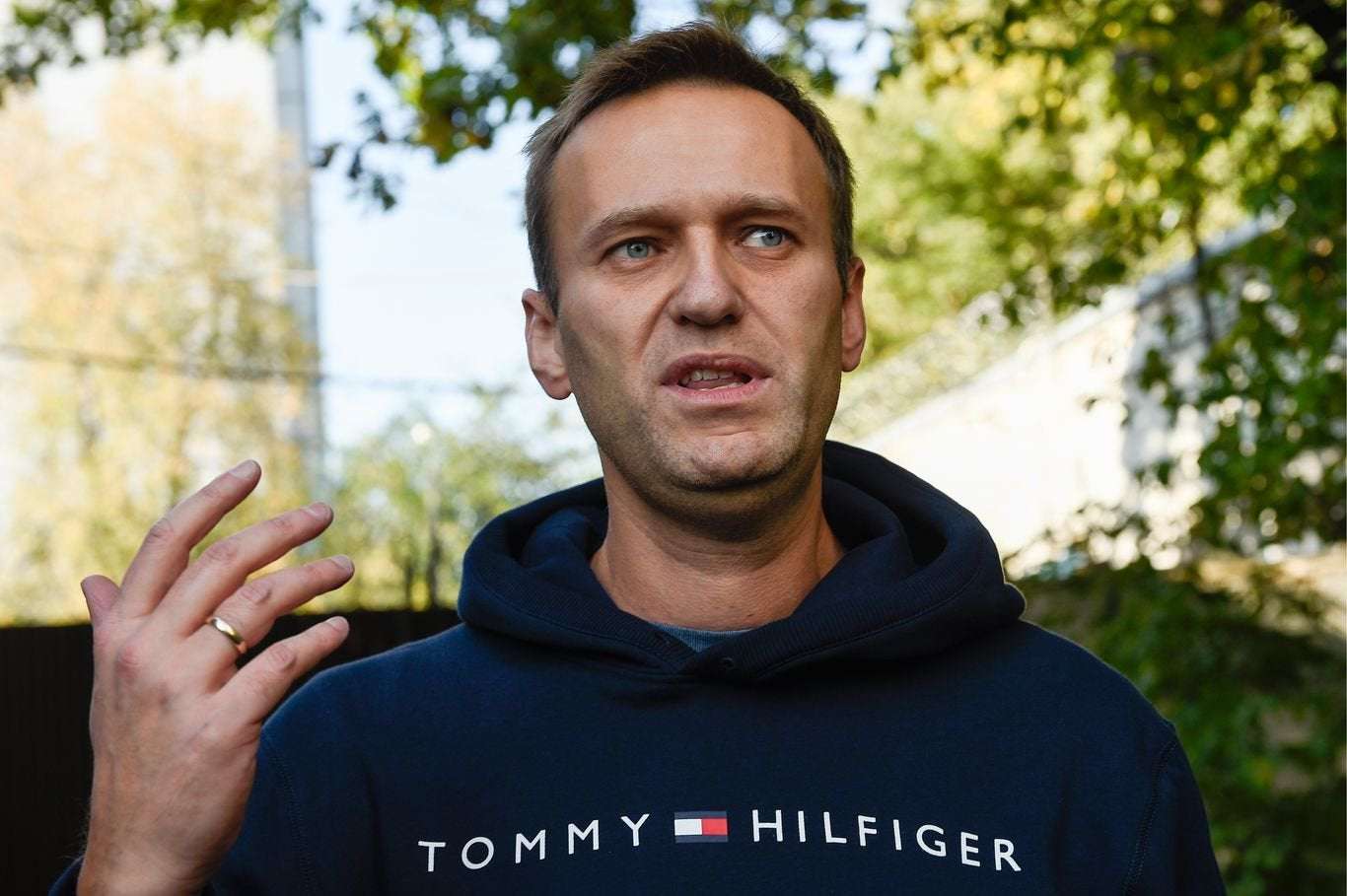 image for Putin critic Alexei Navalny in ICU after Russia poisoning — aide