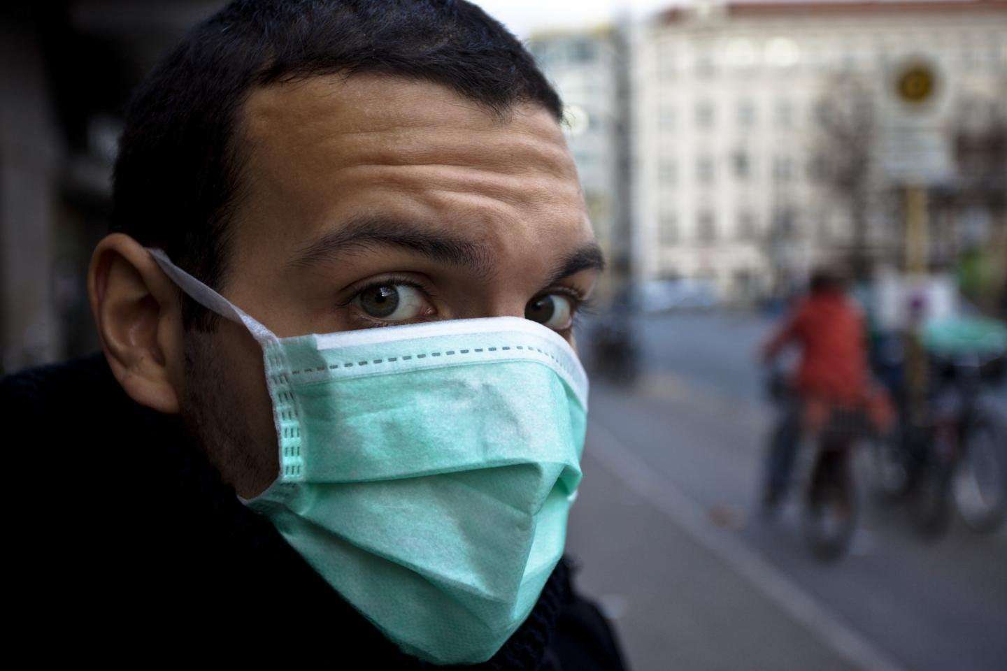 image for Face masks unlikely to cause over-exposure to CO2, even in patients with lung disease