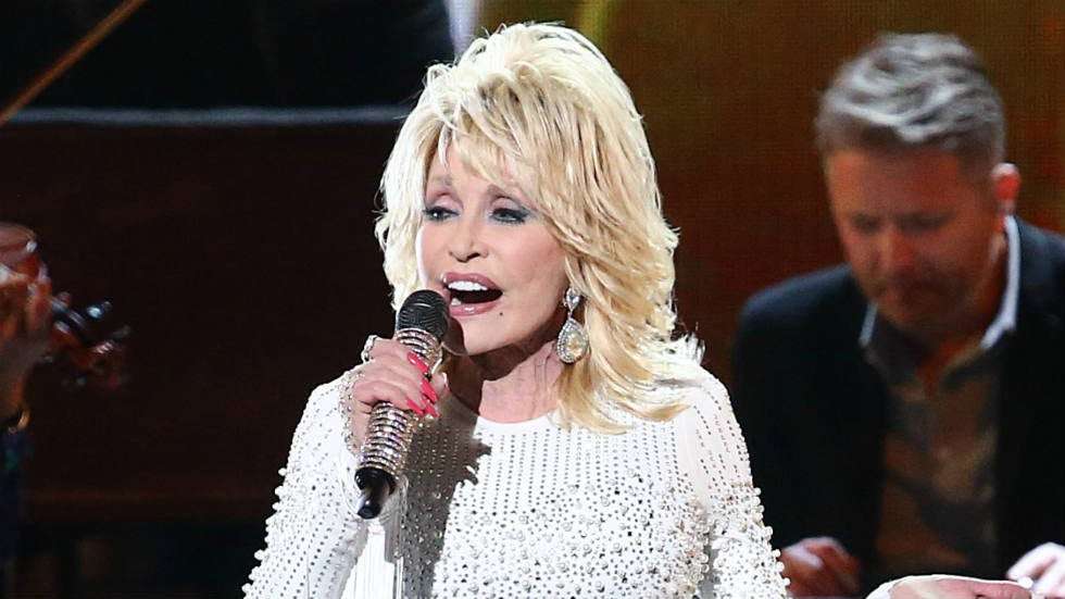 image for Obama says Dolly Parton not getting medal of freedom was 'screwup': 'I'll call Biden'