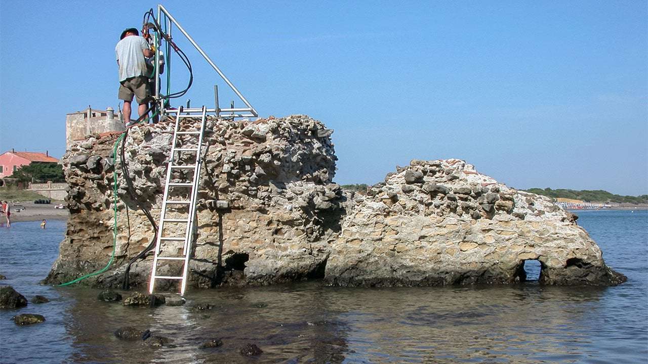 image for Why modern mortar crumbles, but Roman concrete lasts millennia