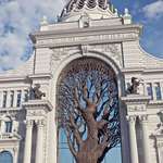 image for This is a giant iron tree built into the side of the Russian Ministry of Agriculture