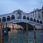 image for The city of Venice warmly says goodbye to 2020