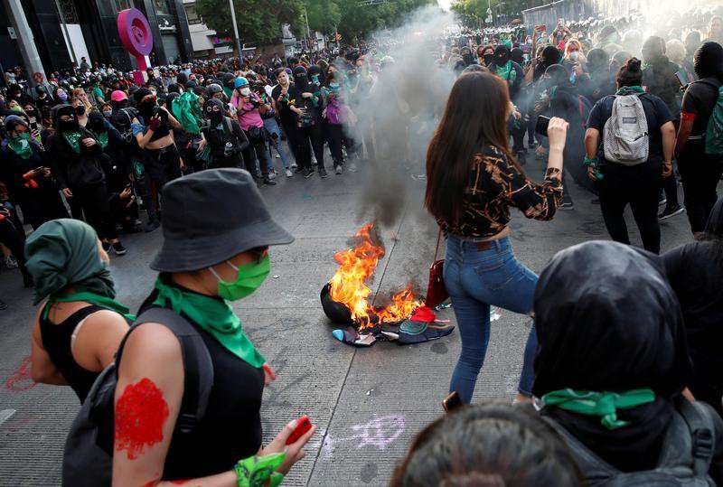 image for Women should decide whether to legalize abortion, Mexican president says