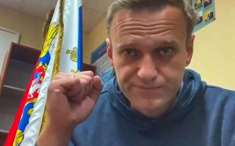 image for Navalny escalates battle with Putin as EU officials demand his release