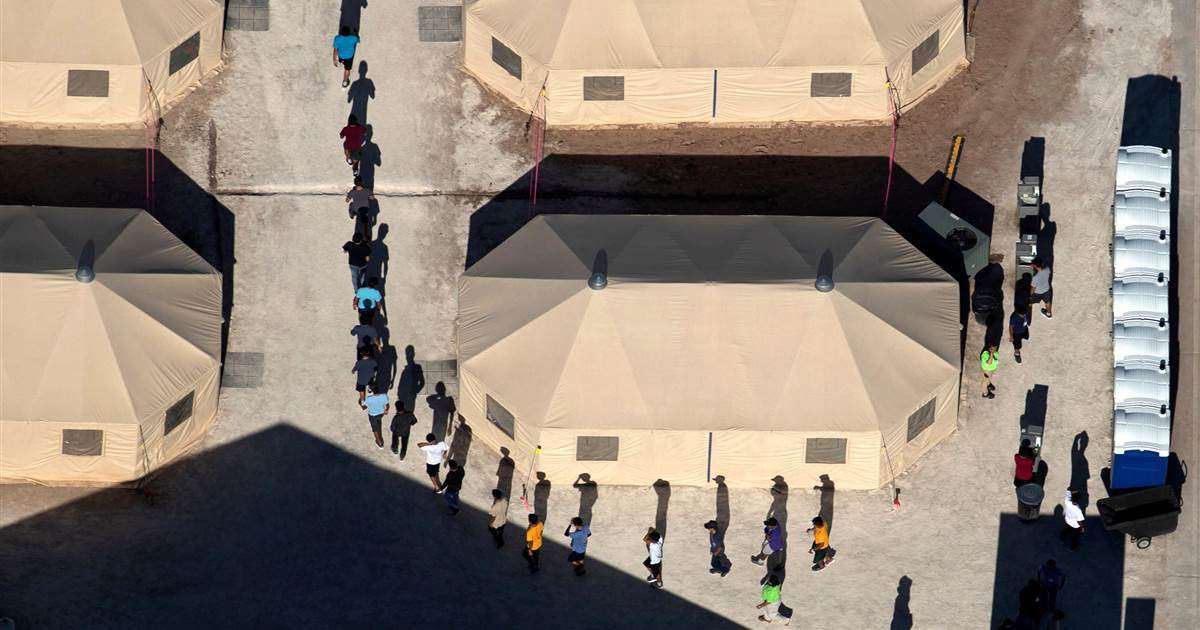 image for Lawyers have found the parents of 105 separated migrant children in past month