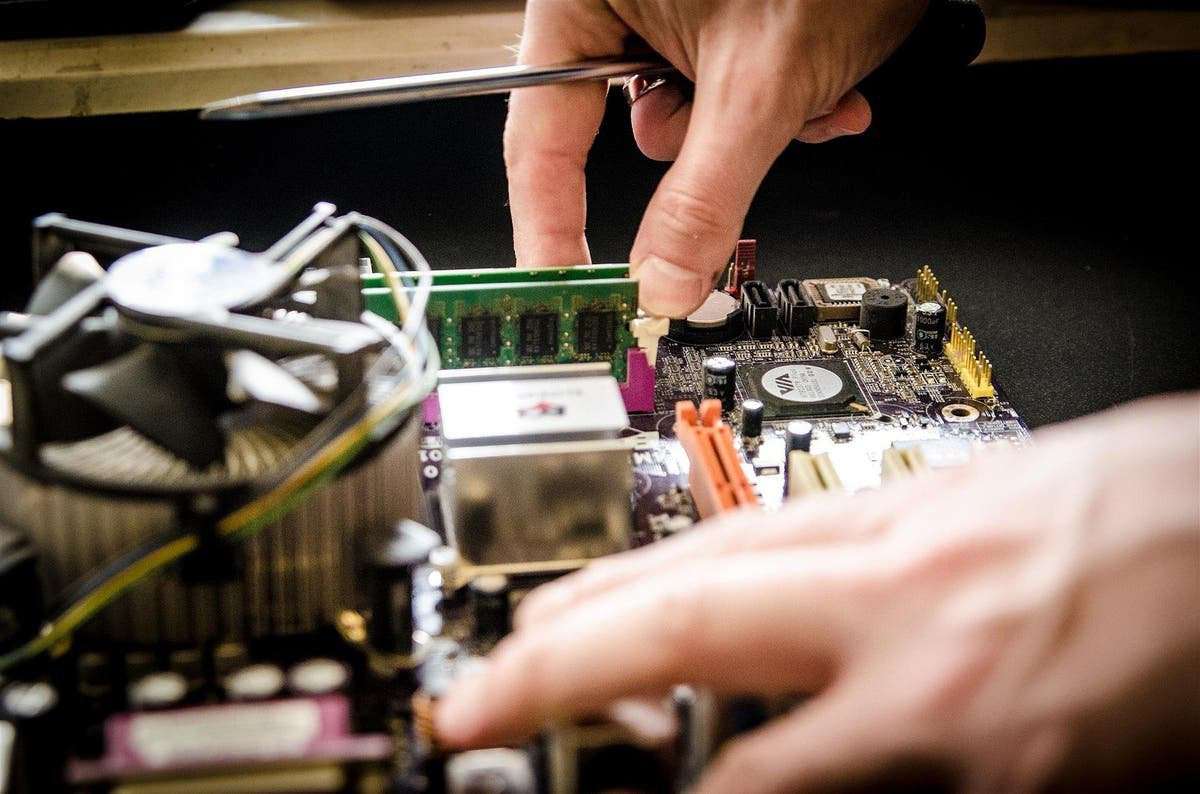 image for New EU ‘right to repair’ laws require technology to last for a decade