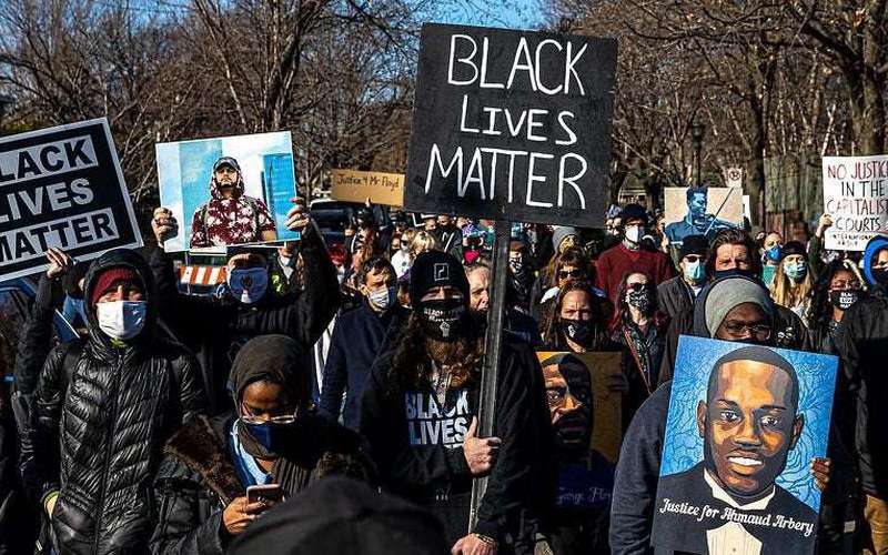 image for Black Lives Matter activists return to the streets as George Floyd murder trial begins