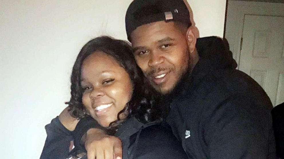 image for Breonna Taylor's boyfriend Kenneth Walker files federal lawsuit against Louisville police