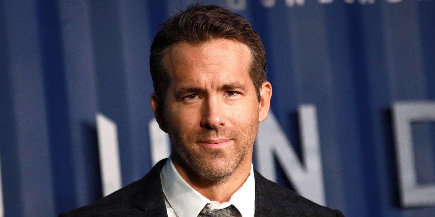 image for Ryan Reynolds finally watched Green Lantern for the first time — and live-tweeted it