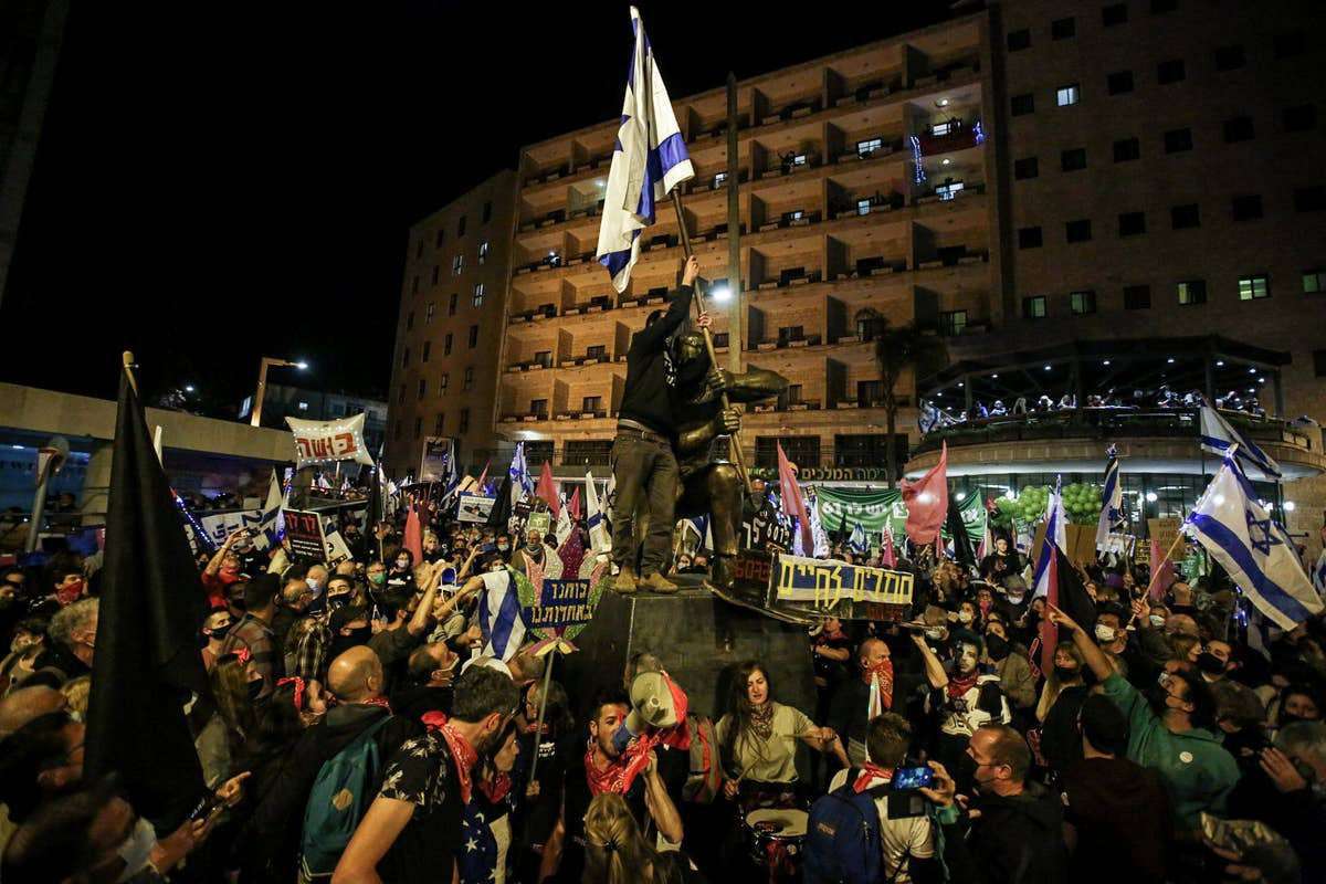 image for Three Days to Election, Tens of Thousands of Israelis Protest Against Netanyahu Throughout Israel