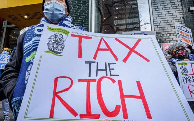 image for 'This Is Tax Evasion': Richest 1% of US Households Don't Report 21% of Their Income, Analysis Finds
