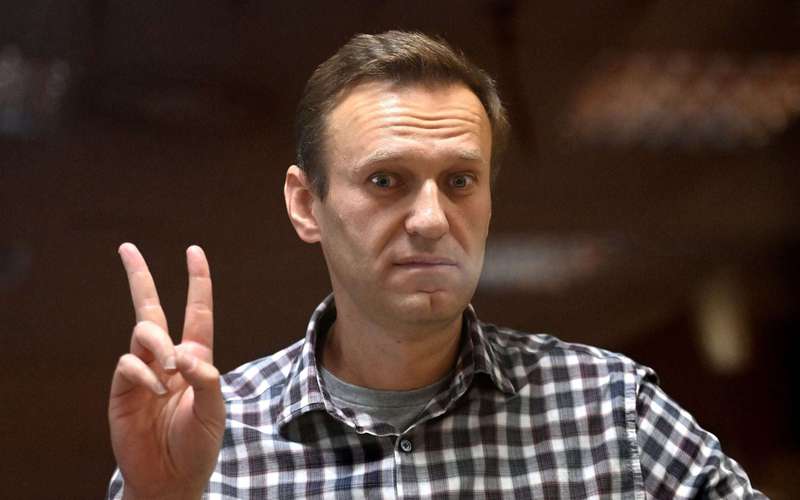 image for Vladimir Putin Faces Mass Russia Protest as Alexei Navalny Disappears in Prison System