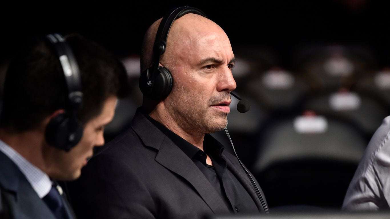 image for Joe Rogan walks back anti-vaccination comments: "I'm a f***-ing moron"