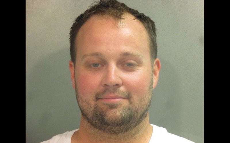 image for Josh Duggar, Charged with Child Pornography Offenses, Asks Judge to Release Him to His Wife and Six Children