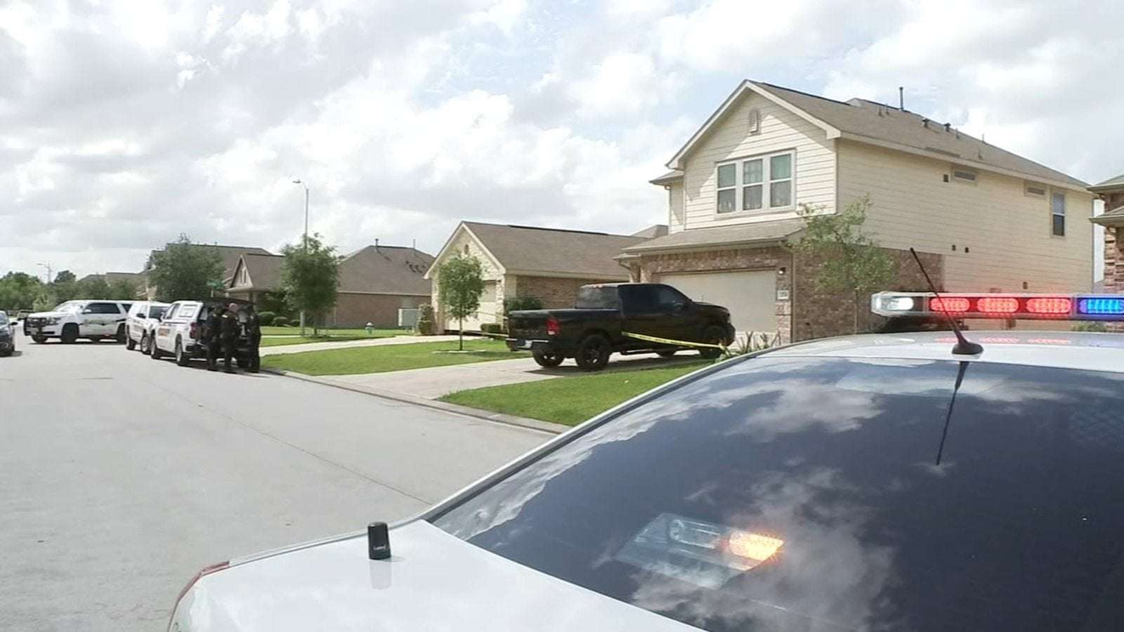 image for Woman choked by ex-boyfriend shoots him to death in N. Harris Co.