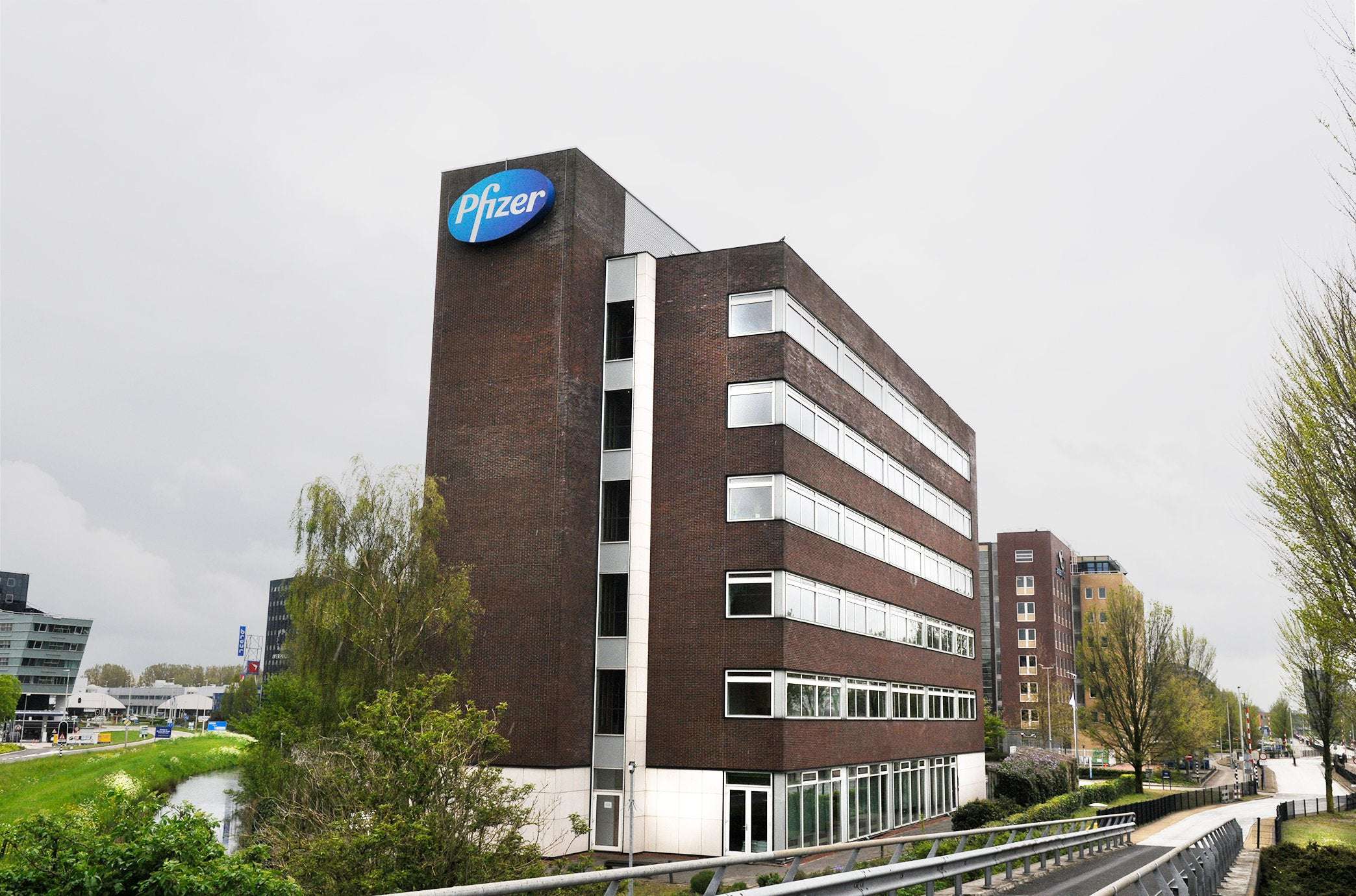 image for Pfizer avoids taxes via the Netherlands and makes a profit worth billions