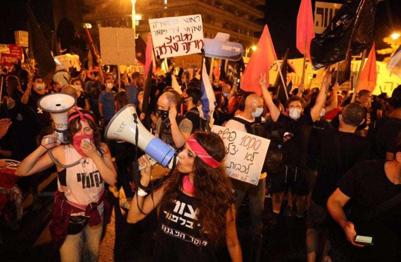 image for Anti-Netanyahu protesters blame PM for Gaza escalation
